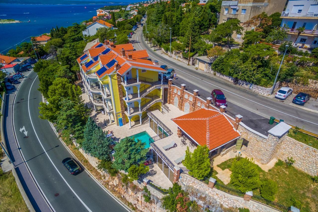 Palace Paulina Residence Novi Vinodolski Esterno foto