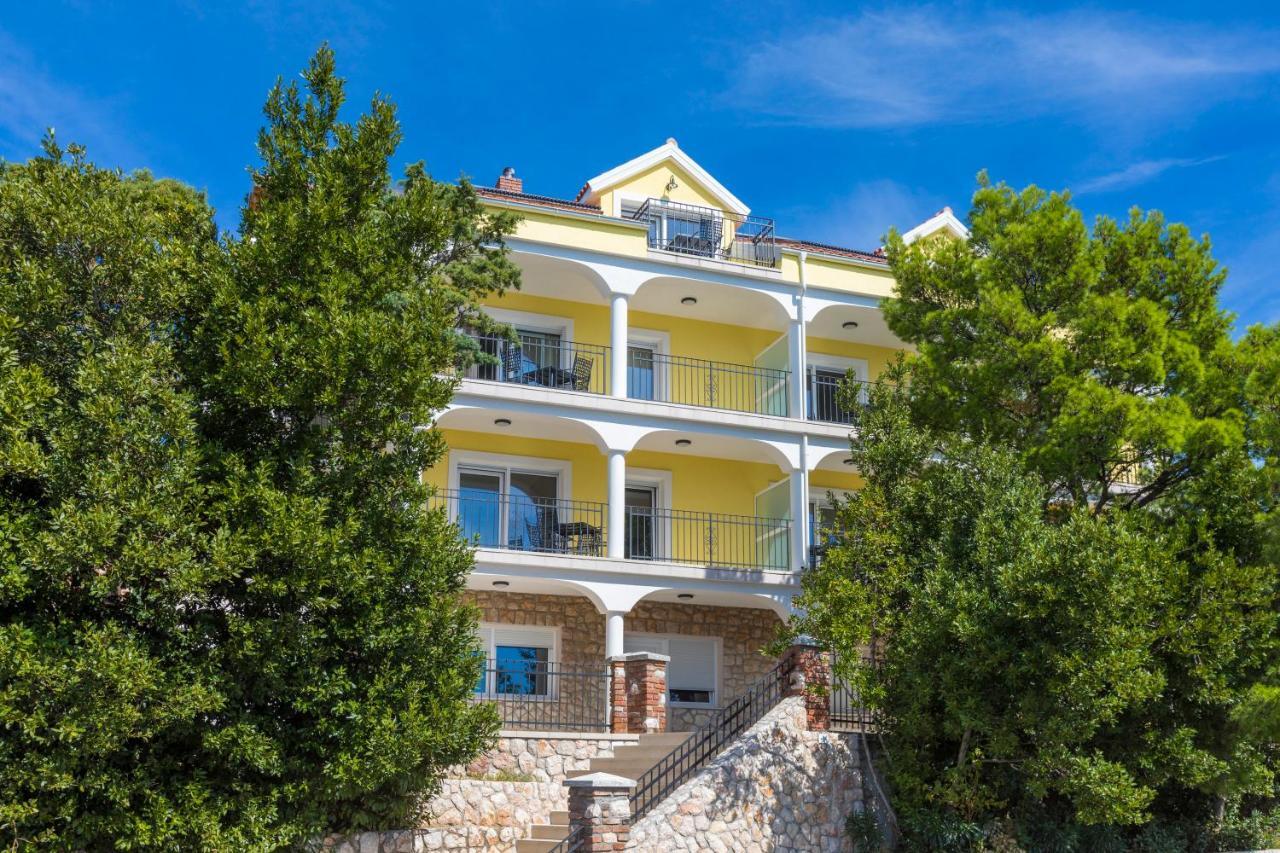 Palace Paulina Residence Novi Vinodolski Esterno foto