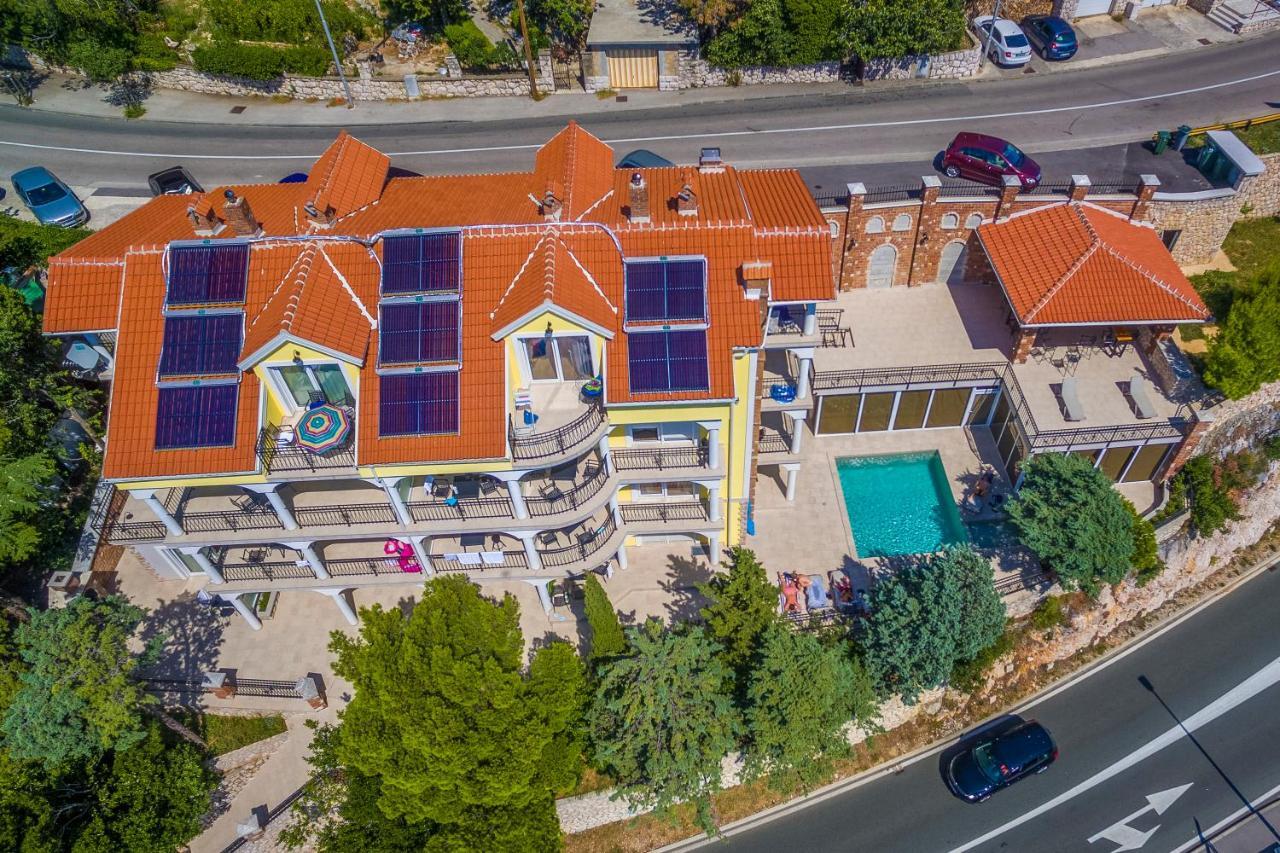 Palace Paulina Residence Novi Vinodolski Esterno foto